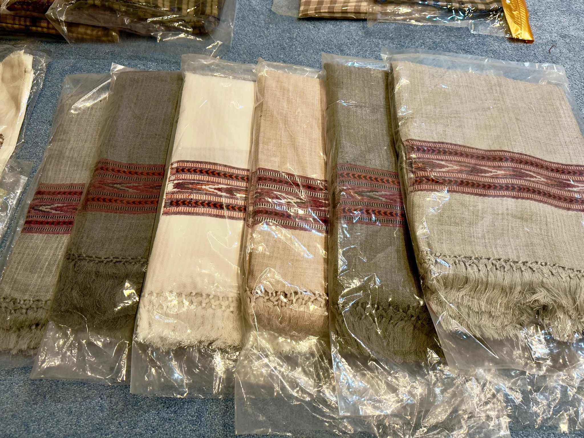 Shawl, Kullu, Indian, Handwoven, Himachal Pradesh, Wool, Meditation, Earthy, Himalayas, photo 4